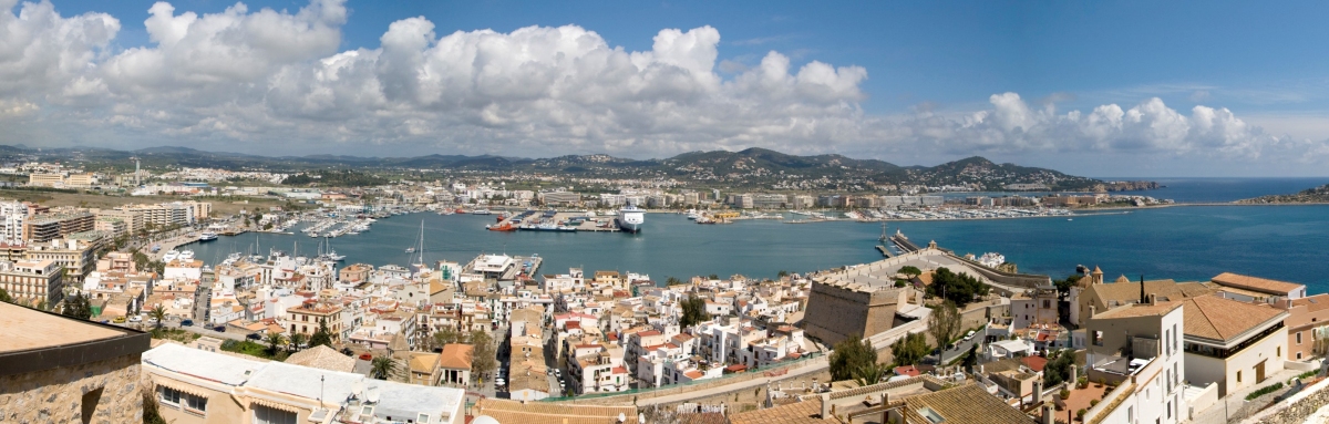 Panorama desde Dalt Vila (Manolo Gómez)  [flickr.com]  CC BY 
License Information available under 'Proof of Image Sources'