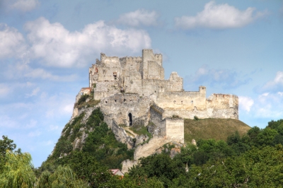 Beckovský hrad (Klearchos Kapoutsis)  [flickr.com]  CC BY 
License Information available under 'Proof of Image Sources'