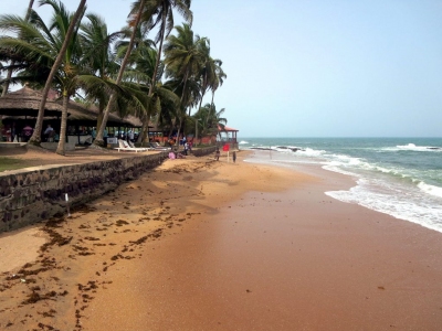 Coconut Grove Beach Resort (David Stanley)  [flickr.com]  CC BY 
License Information available under 'Proof of Image Sources'