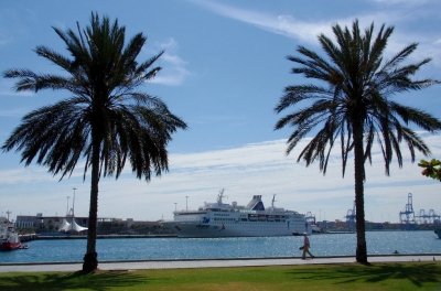 El Crucero Grand Voyager en el puerto de Las Palmas de Gran Canaria. (El Coleccionista de Instantes  Fotografía & Video)  [flickr.com]  CC BY-SA 
License Information available under 'Proof of Image Sources'