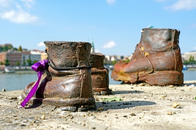 Hungary-02408 - Shoes on the Danube (Dennis Jarvis)  [flickr.com]  CC BY-SA 
License Information available under 'Proof of Image Sources'