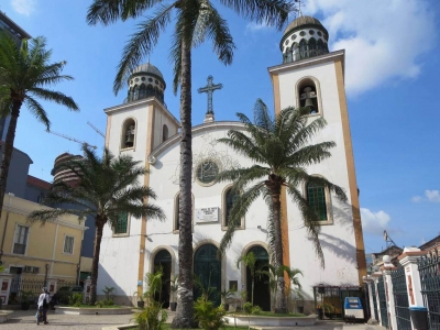 Igreja de Nossa Senhora dos Remédios (David Stanley)  [flickr.com]  CC BY 
License Information available under 'Proof of Image Sources'