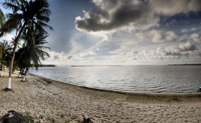 Lac Togo - 9-10-2011 - 15h48 (Panoramas)  [flickr.com]  CC BY-ND 
License Information available under 'Proof of Image Sources'