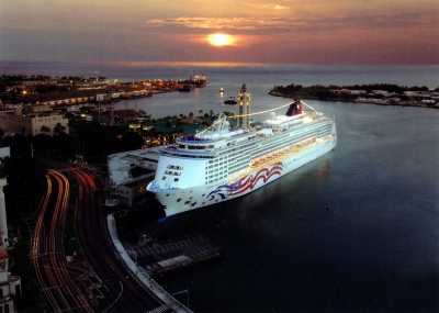 NCL's Pride of America (Bruce Tuten)  [flickr.com]  CC BY 
License Information available under 'Proof of Image Sources'