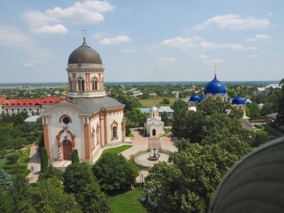 Noul Neamts monastery is located 5 km from Tiraspol city in the village of Chitcani. (Clay Gilliland)  [flickr.com]  CC BY-SA 
License Information available under 'Proof of Image Sources'