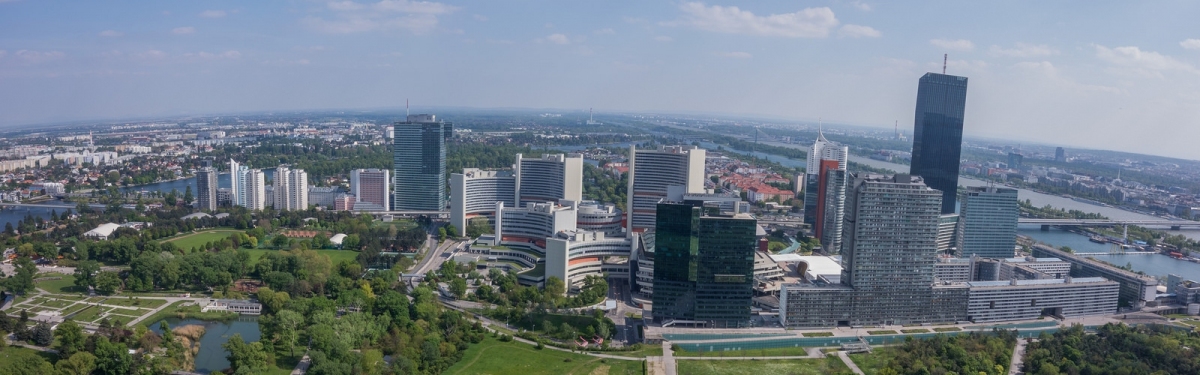 Vienna International Centre (Martin Dürr)  [flickr.com]  CC BY 
License Information available under 'Proof of Image Sources'